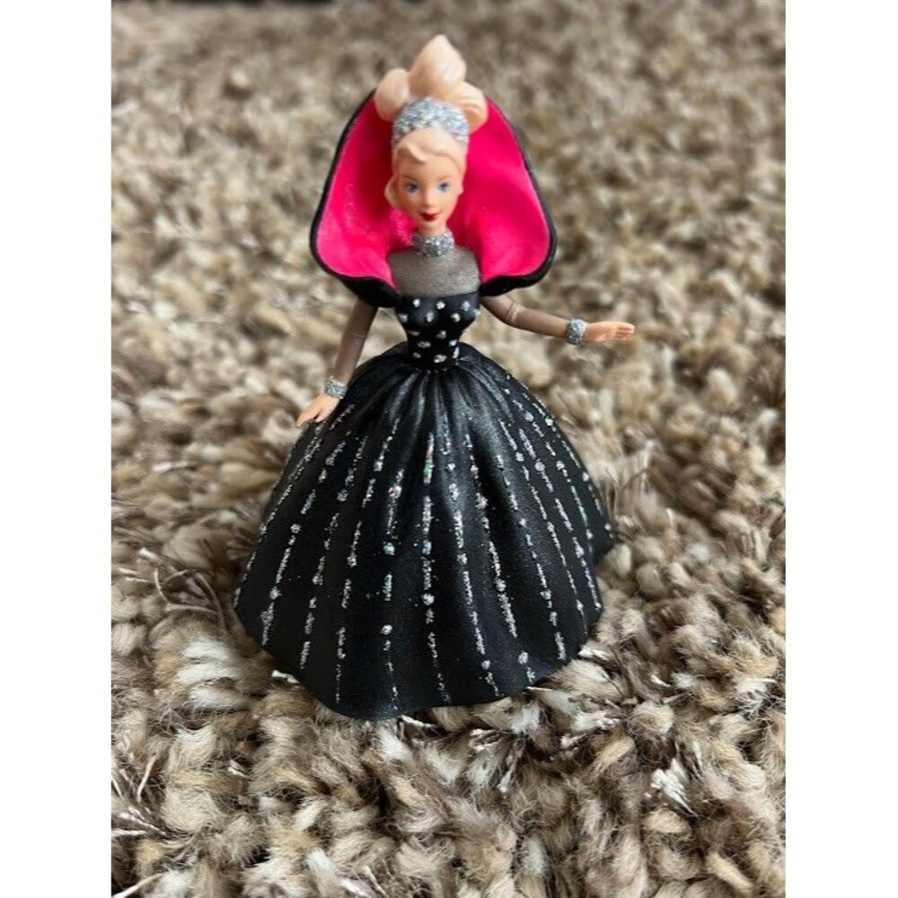 Hallmark Keepsake Holiday Barbie #6 in series Christmas Ornament Vintage 1998